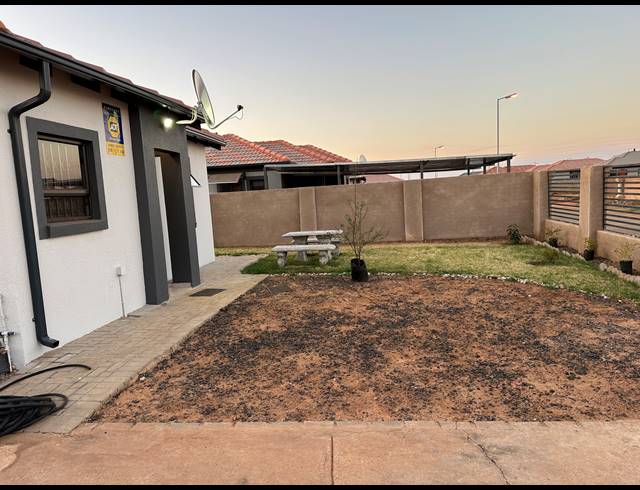3 BEDROOM FREESTANDING FOR SALE IN KLERKSOORD